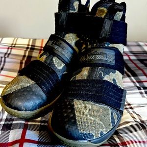 Men’s Nike Lebron Soldier 10 Camo